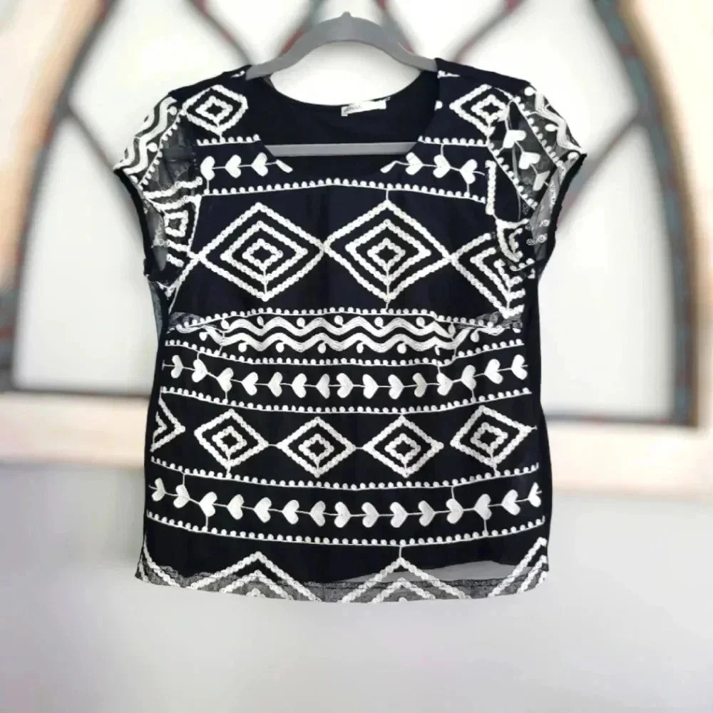 Lavand. Black Cream Embroidered Mesh Blouse With Chiffon Underlay Size SMALL